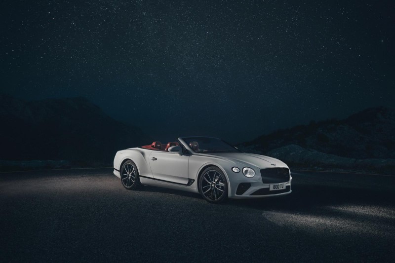 Bentley Continental GTC 2020 da sang chanh, con manh me