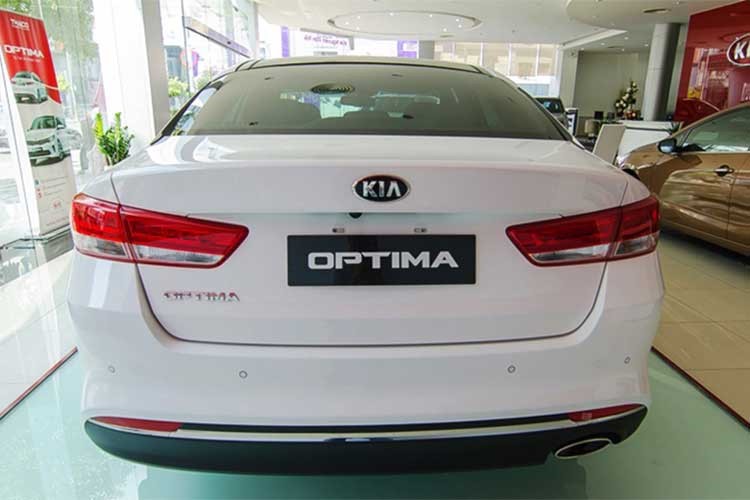 Kia Optima tai Viet Nam 