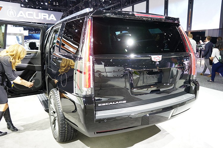 Xe sang Cadillac Escalade Sport gia re chi 1,98 ty dong-Hinh-7