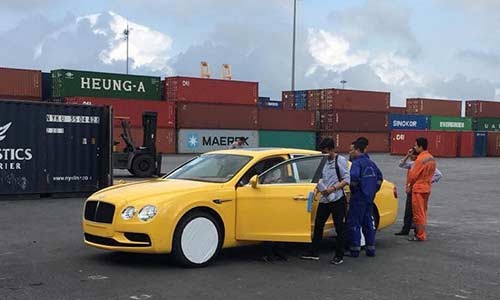 Bentley Flying Spur V8 S hon 16 ty cap cang Hai Phong