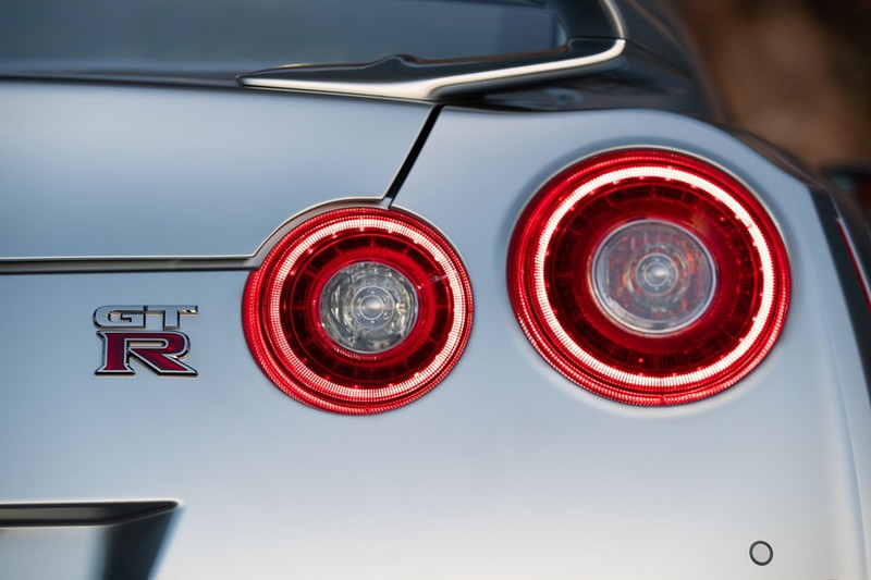 Sieu xe gia re Nissan GT-R 2019 chi hon 2 ty dong-Hinh-4