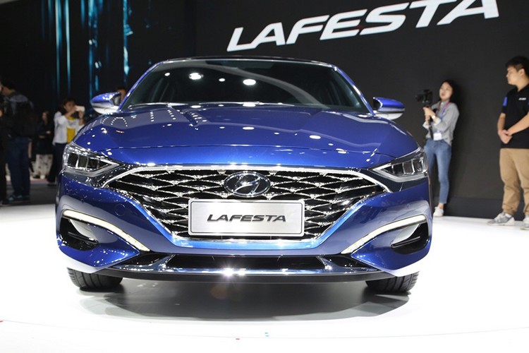 Hyundai Lafesta 2019 gia tu 404 trieu 