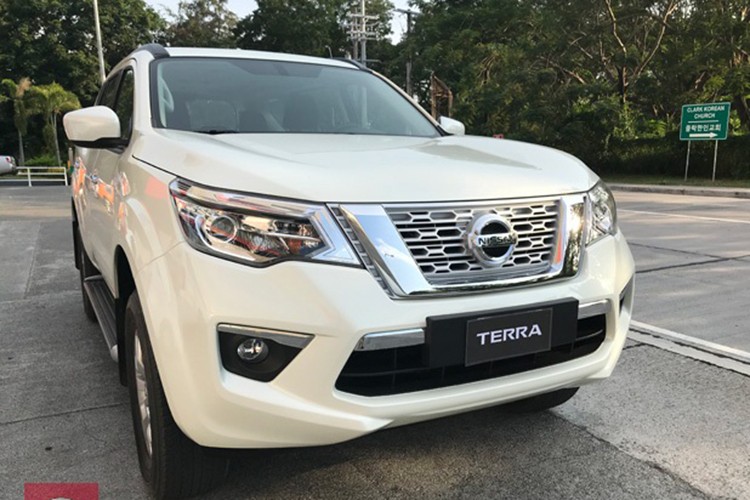 SUV Nissan Terra so san gia 986 trieu dong tai Ha Noi-Hinh-3