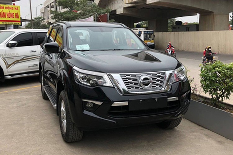 SUV Nissan Terra so san gia 986 trieu dong tai Ha Noi