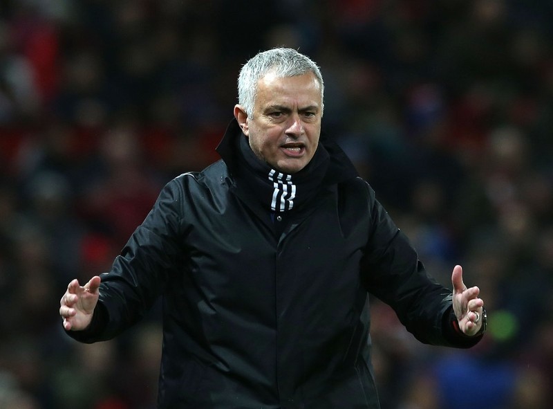 Mourinho bi MU sa thai: Ac mong truoc le Giang sinh-Hinh-3