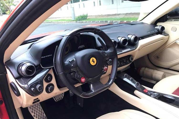 Sieu xe Ferrari F12 Berlinetta hon 20 ty lan banh tai Vung Tau-Hinh-4