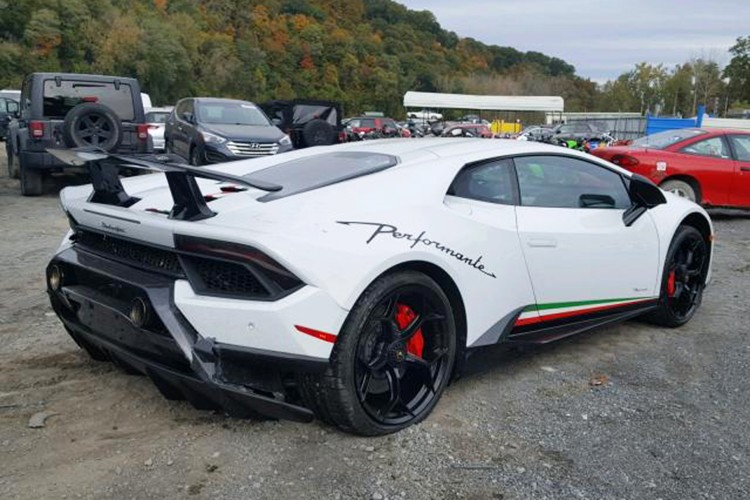 Sieu xe Lamborghini Huracan Performante gia chi 1,7 ty dong-Hinh-7