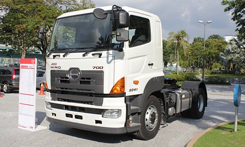 Xe Hino nhap khau tai Viet Nam dinh loi cam bien toc do