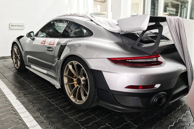 Sieu xe Porsche 911 GT2 RS hon 20 ty tai Ha Noi-Hinh-2