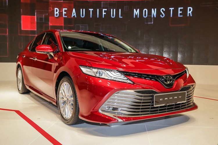 Can canh sedan Toyota Camry 2019 sap ve Viet Nam