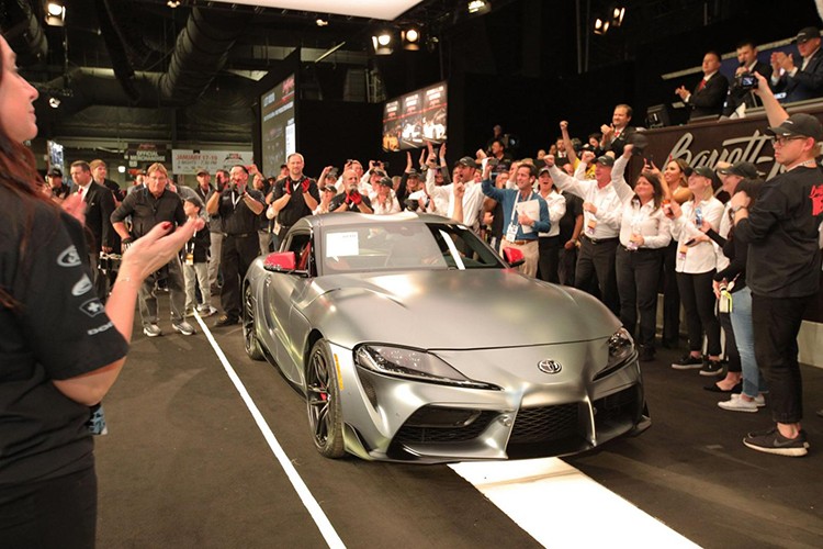 Toyota GR Supra 2020 dau tien ban gia 48,7 ty dong