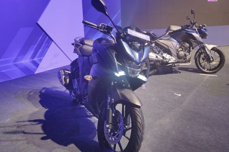 Chi tiet Yamaha FZ25 ABS moi gia chi 43,5 trieu dong