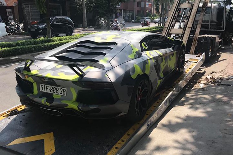 Lamborghini Aventador hon 20 ty 