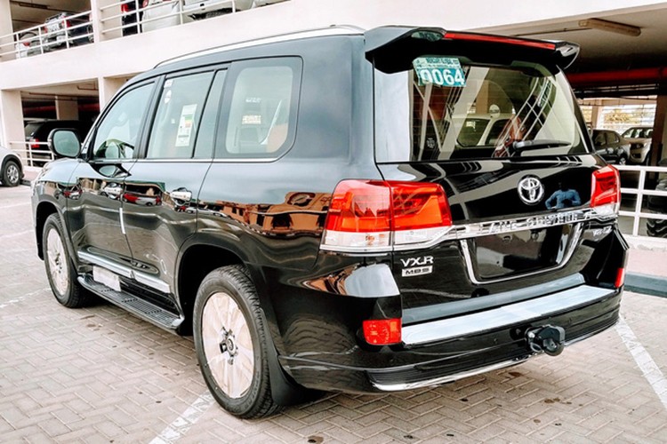 Toyota Land Cruiser VXR hon 10 ty ve Viet Nam don Tet-Hinh-2