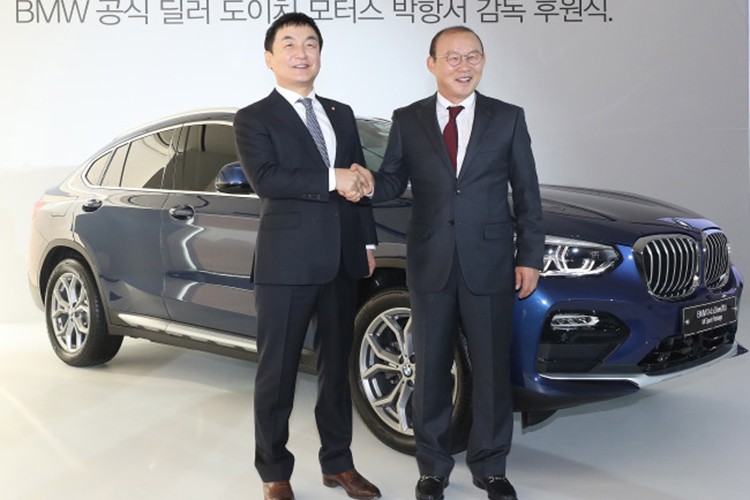 HLV Park Hang Seo - duoc tang SUV BMW X4 tien ty-Hinh-2