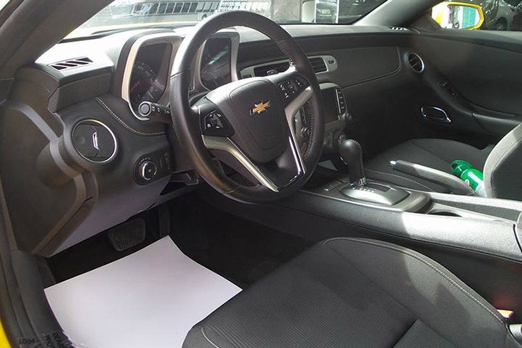 Chevrolet Camaro 2015 nhu moi gia chi 2,6 ty o Sai Gon-Hinh-6