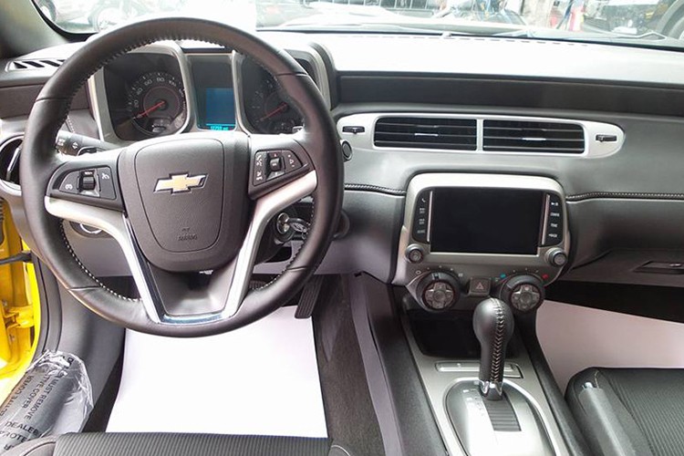 Chevrolet Camaro 2015 nhu moi gia chi 2,6 ty o Sai Gon-Hinh-7