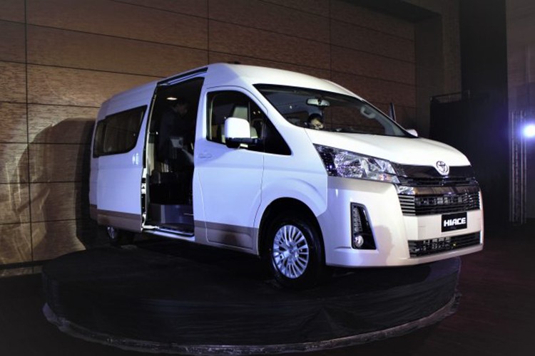 Xe Van Toyota Hiace 2019 moi 