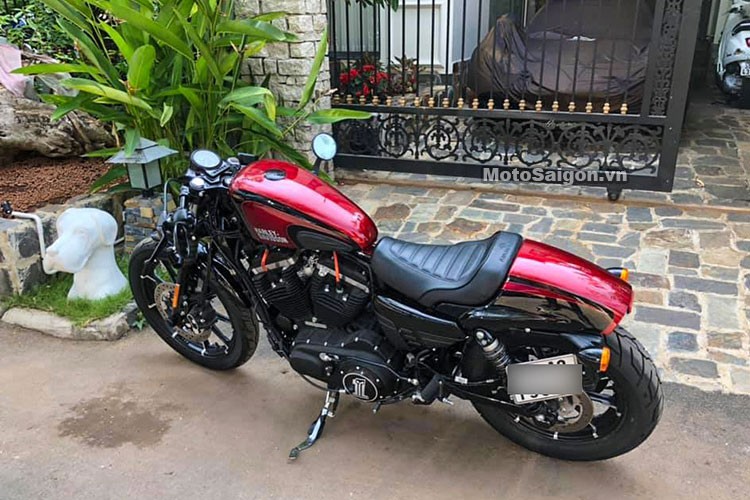 Dai gia MInh Nhua tau Harley-Davidson Iron 883 