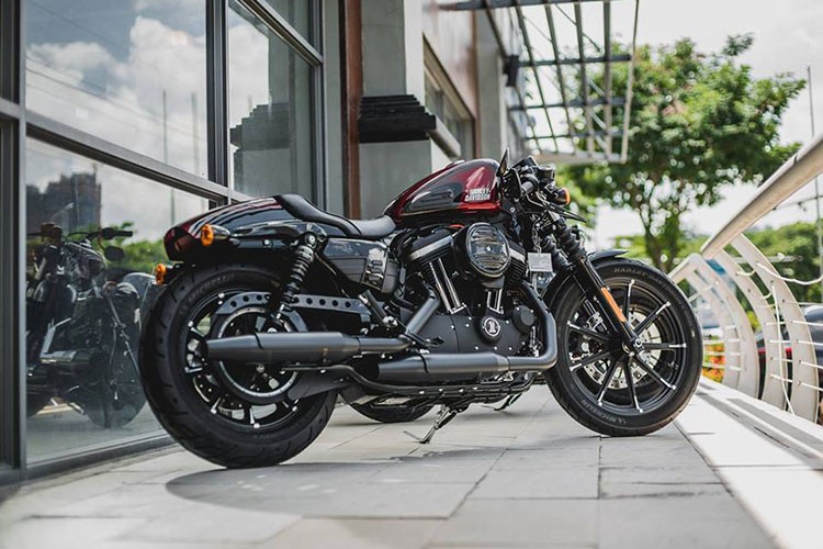 Dai gia MInh Nhua tau Harley-Davidson Iron 883 