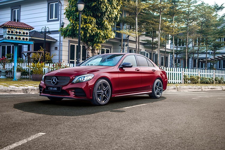 Can canh Mercedes-Benz C-Class 2019 gia tu 1,5 ty tai VN