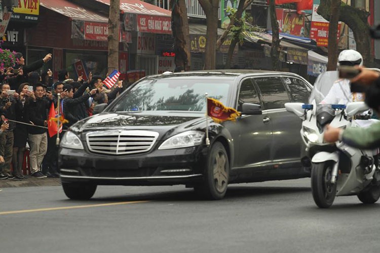 Mercedes-Benz S600 chong dan ho tong ong Kim Jong Un ve Ha Noi-Hinh-7
