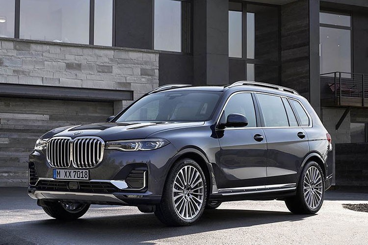 BMW X7 moi gia 6,6 ty dong co gi de dau Lexus LX?