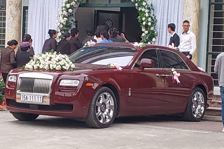 Rolls-Royce Ghost “ngu quy 1” bat ngo ruoc dau tai HN
