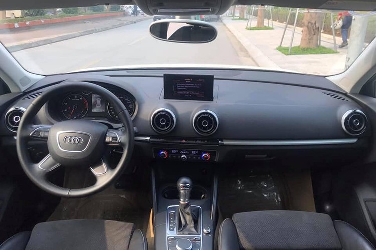 Can canh xe sang Audi A3 Sline chi hon 800 trieu o Ha Noi-Hinh-3