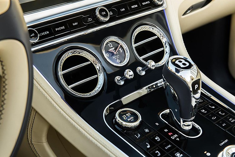 Sieu sang Bentley Continental GT V8 Coupe va Convertible ra mat-Hinh-10