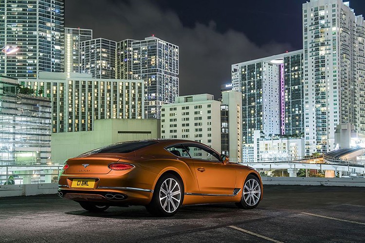 Sieu sang Bentley Continental GT V8 Coupe va Convertible ra mat-Hinh-2