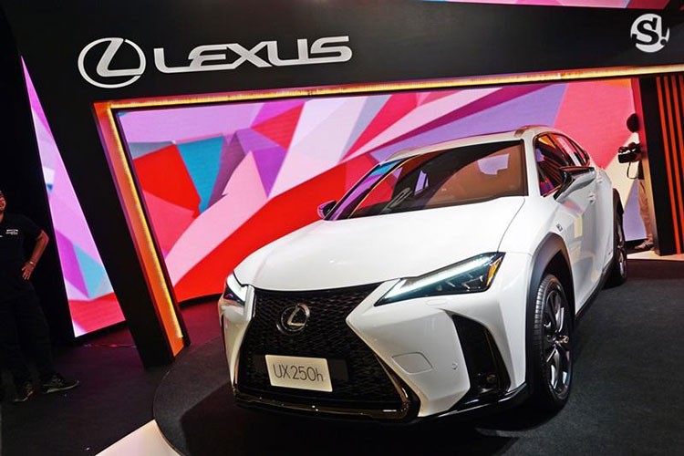 Lexus UX moi gia 1,8 ty “dau” Mercedes-Benz GLA-Hinh-3