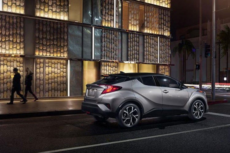 Toyota C-HR 2019 chot gia 494 trieu tai My 