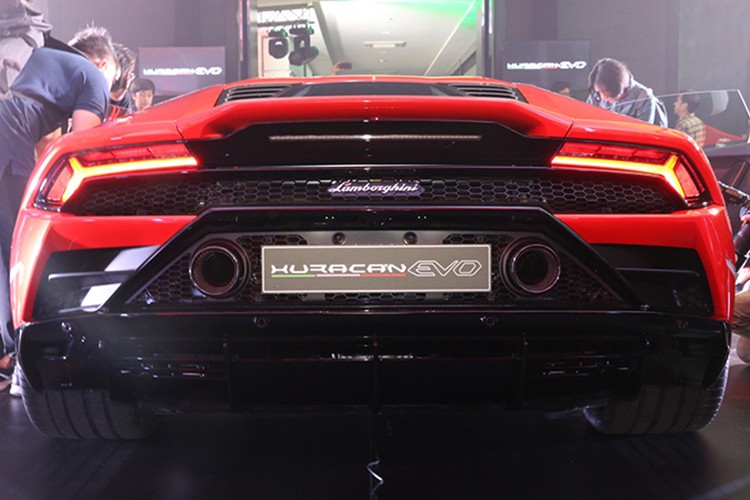 Lamborghini Huracan EVO 2020 tai Thai Lan gia 17,99 ty dong-Hinh-4