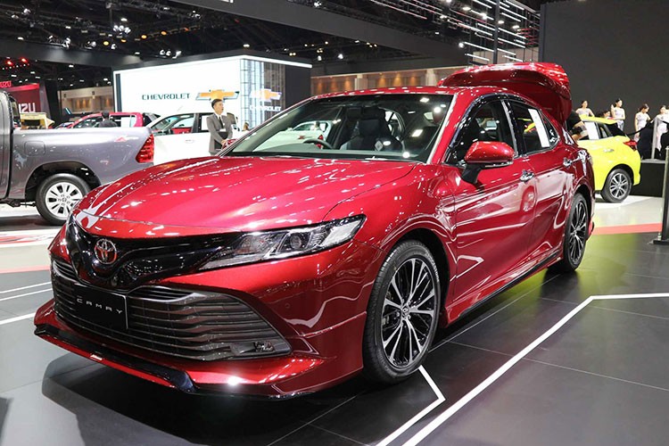 Toyota Camry 2019 manh me hon voi goi do TRD Sportivo