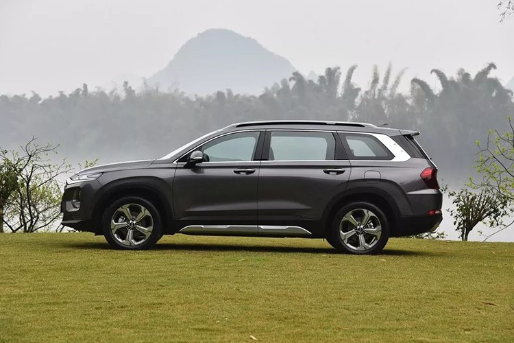 Hyundai SantaFe 2019 ban Trung Quoc chi tu 702 trieu dong-Hinh-2