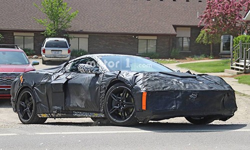 Chevrolet Corvette 2020 so huu den hau hinh mui ten doc dao-Hinh-2