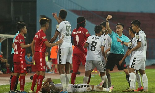 Tu cu dam cua dan em Quang Hai den van nan bao luc V-League