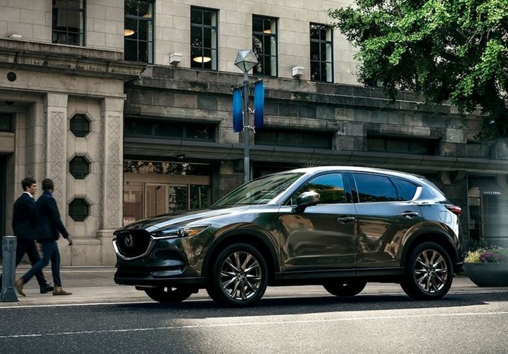 Mazda CX-5 phien ban may dau Skyactiv gia 950 trieu tai My