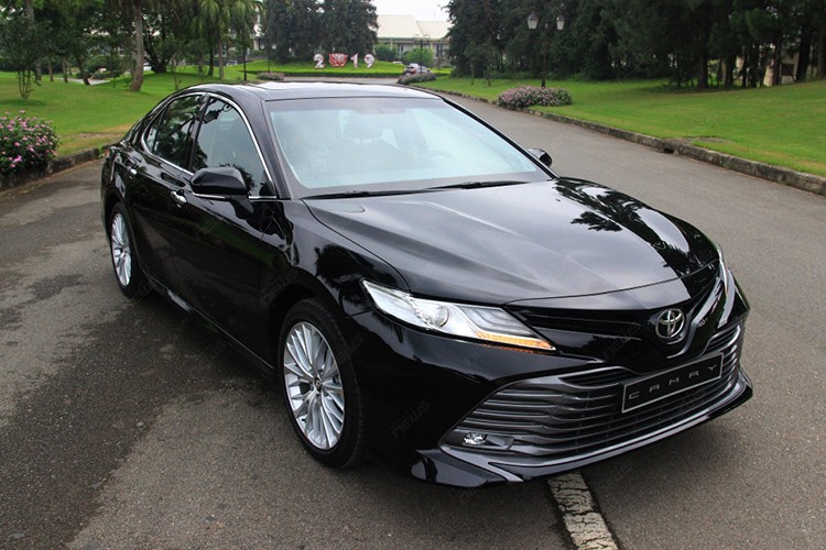 Ra mat Toyota Camry 2019 gia hon 1 ty dong tai Viet Nam