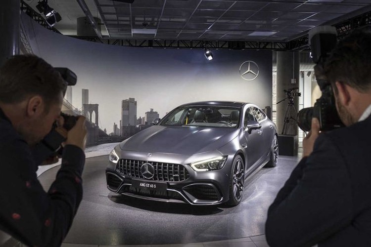 Mercedes-AMG GT 4-Door Coupe gia tu 6 ty dong tai Malaysia-Hinh-3