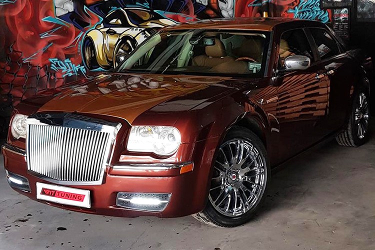 Tho Viet do Chrysler 300C thanh Rolls-Royce chi 200 trieu dong-Hinh-8