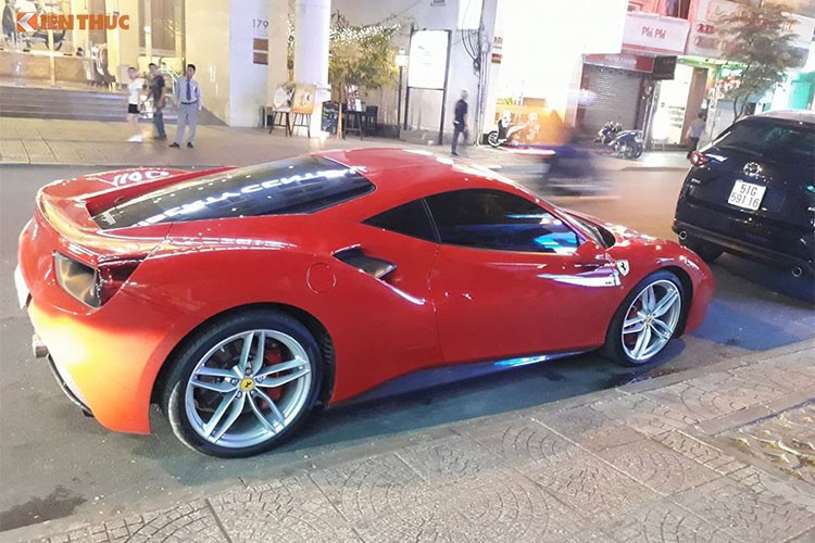 Sieu xe Ferrari 488 GTB tai nan cua Tuan Hung sap 