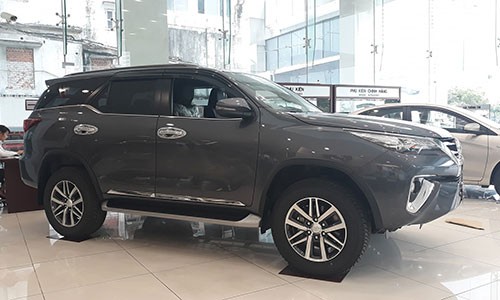 Toyota Fortuner tai Viet Nam bat ngo giam gia 30 trieu dong