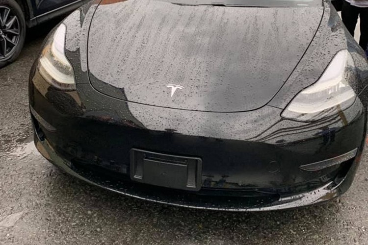 Xe oto dien Tesla Model 3 dau tien cap ben Viet Nam-Hinh-2