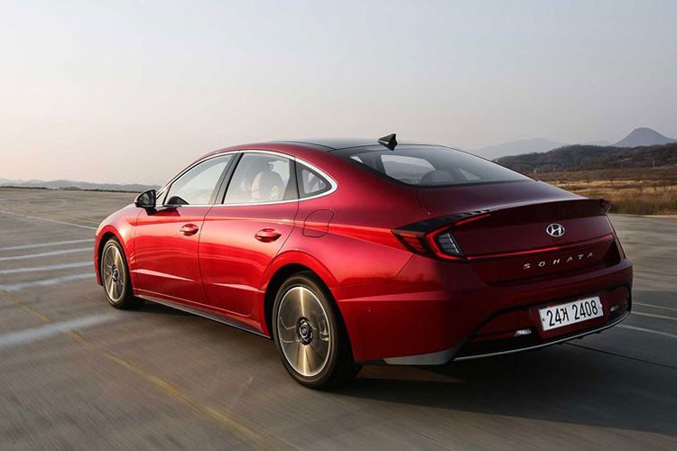 Hyundai Sonata 2020 moi gia tu 564 trieu dong 