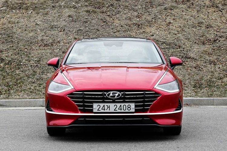 Hyundai Sonata 2020 moi gia tu 564 trieu dong 