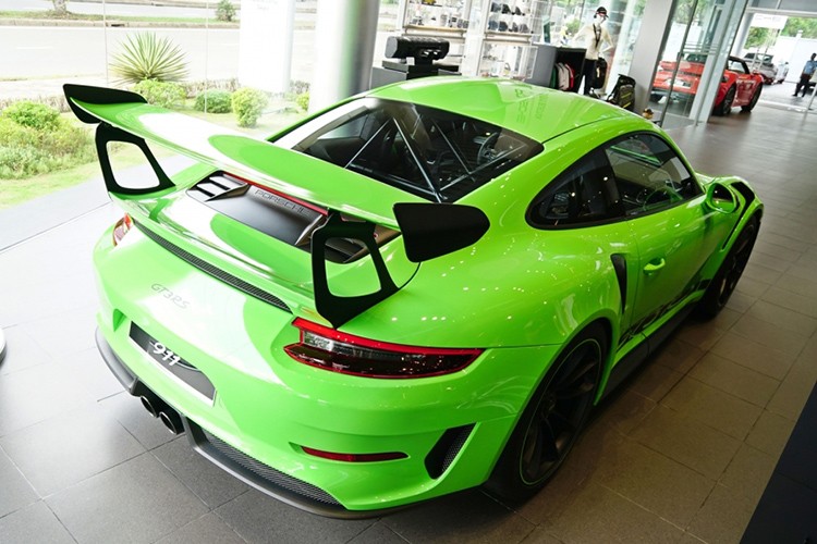 Chi tiet Porsche 911 GT3 RS mau doc, gia 14 ty tai Viet Nam-Hinh-9