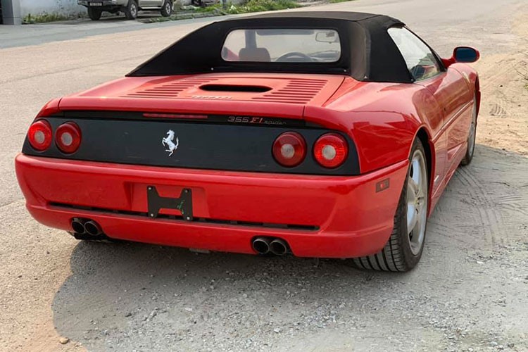 Sieu xe Ferrari F355 Spider nhap lau xuat hien o Sai Gon-Hinh-4