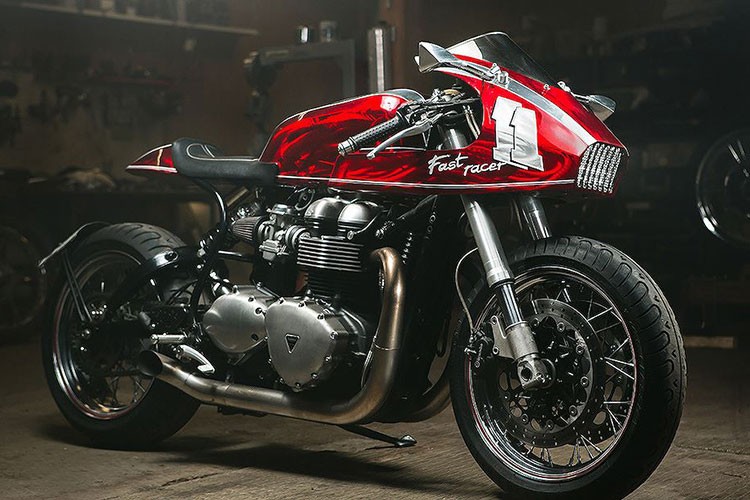 Dan choi Nga Nga do Triumph Thruxton 900 phong cach may bay